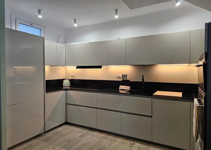 Alba Villa Torre delle Stelle