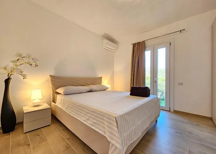 Alba Villa Torre delle Stelle